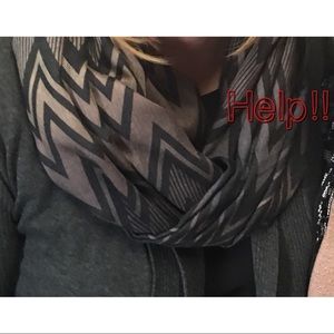 HELP!! I’m trying to find this scarf!